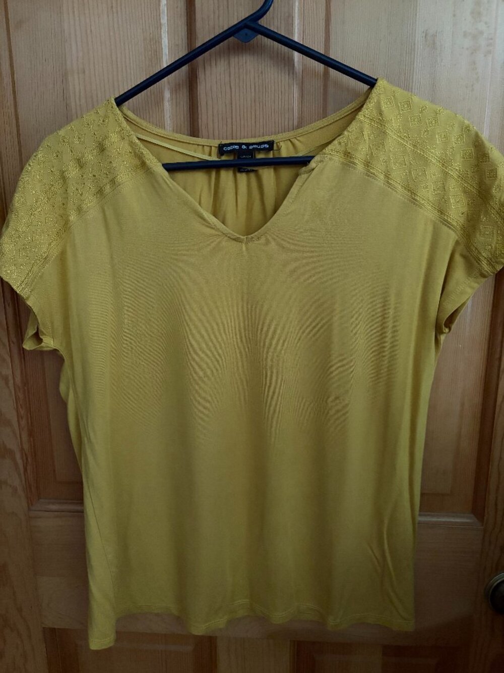 Cable & Gauge Women's Shirt - Size Small
